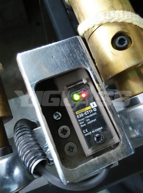 Photoelectric switch